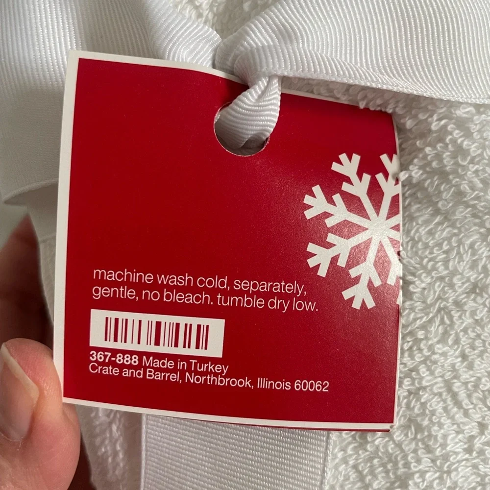NWT Set of Four Holiday Hand Towels
